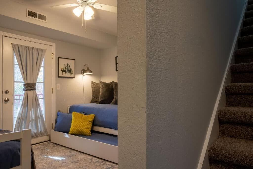 Sasquatch Lodge E Sleeps 13 جاتلينبرج المظهر الخارجي الصورة