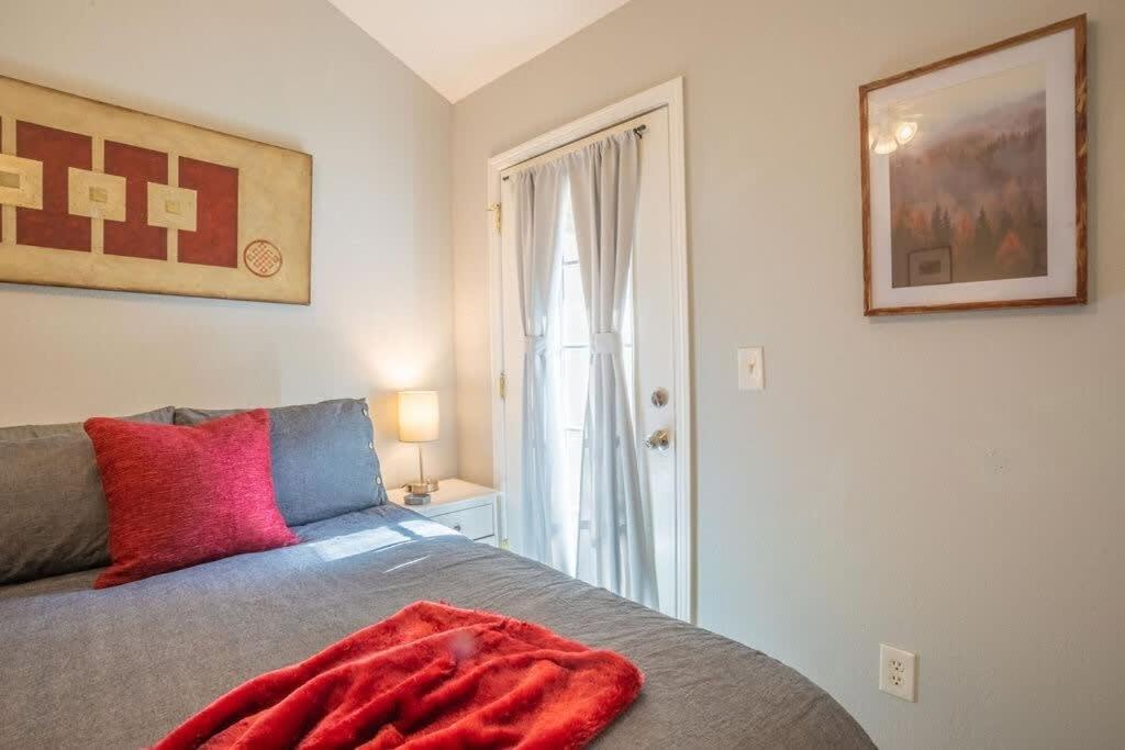 Sasquatch Lodge E Sleeps 13 جاتلينبرج المظهر الخارجي الصورة