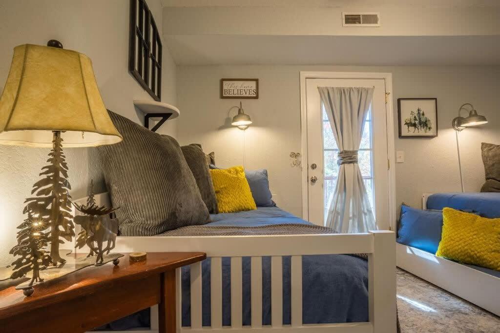 Sasquatch Lodge E Sleeps 13 جاتلينبرج المظهر الخارجي الصورة