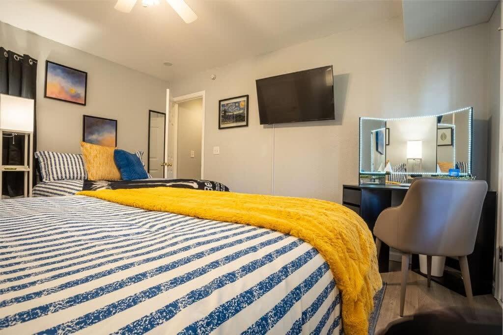 Sasquatch Lodge E Sleeps 13 جاتلينبرج المظهر الخارجي الصورة