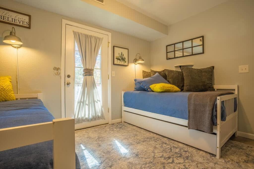 Sasquatch Lodge E Sleeps 13 جاتلينبرج المظهر الخارجي الصورة