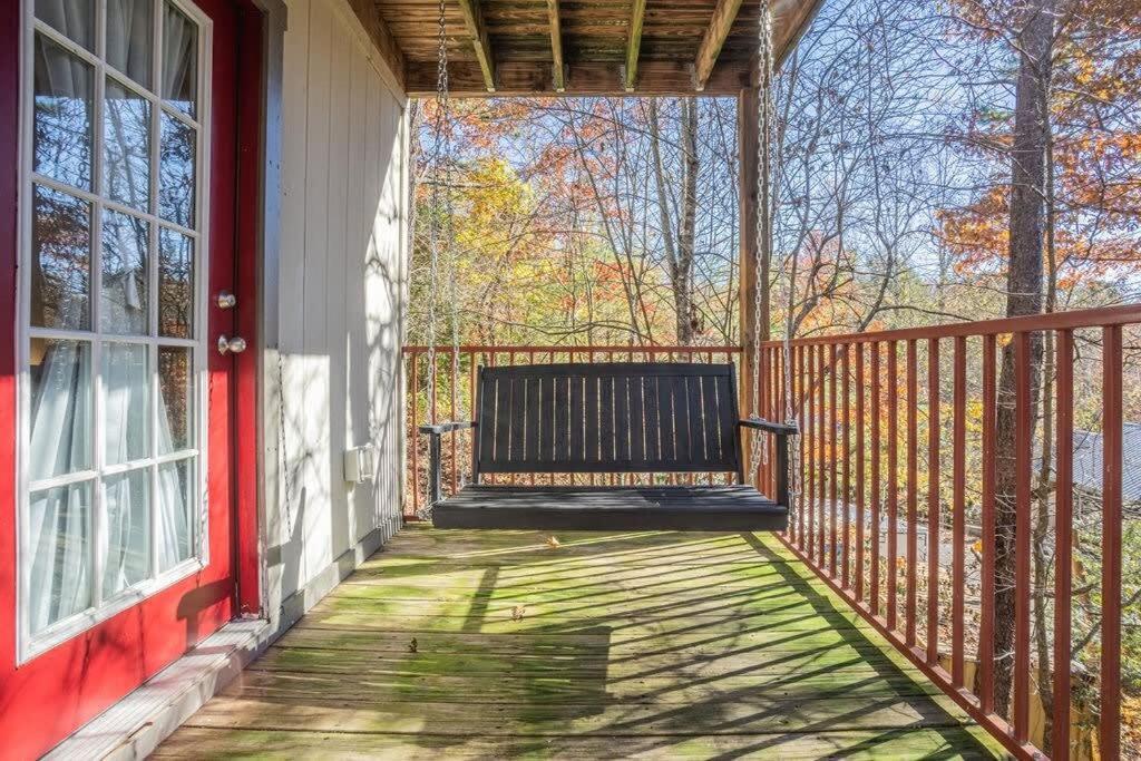 Sasquatch Lodge E Sleeps 13 جاتلينبرج المظهر الخارجي الصورة