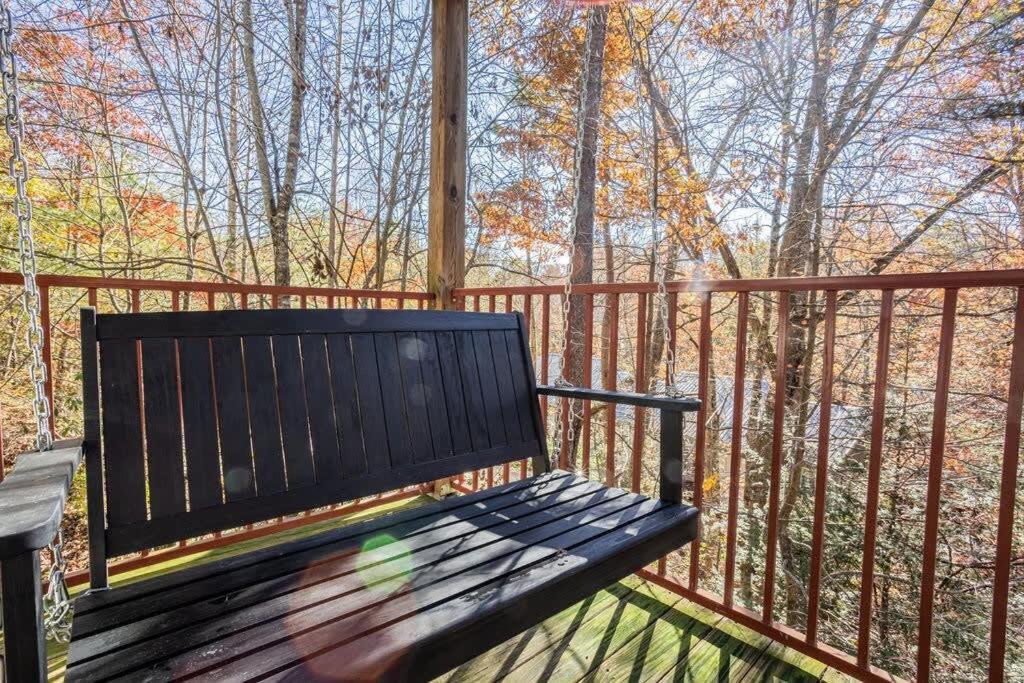 Sasquatch Lodge E Sleeps 13 جاتلينبرج المظهر الخارجي الصورة