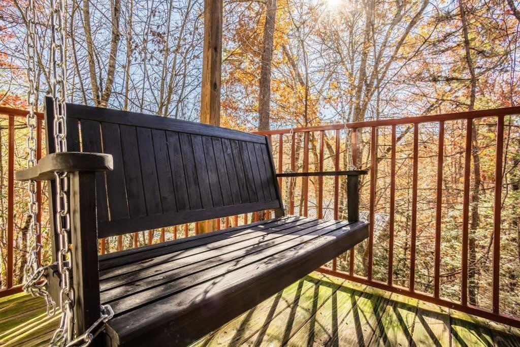 Sasquatch Lodge E Sleeps 13 جاتلينبرج المظهر الخارجي الصورة